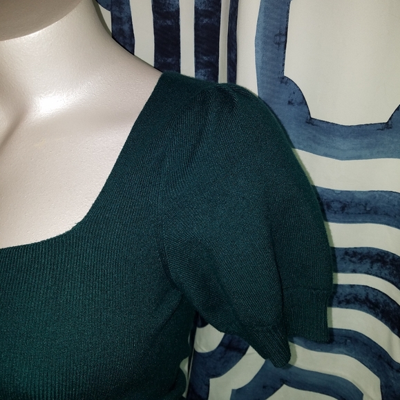 Plus size green dress. - Picture 3 of 7